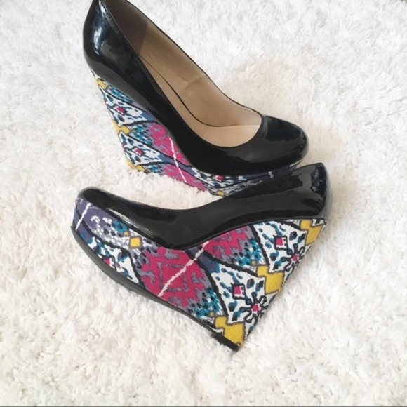 Steve Madden Aztec Printed Wedge Heels Size 8.5 - Picture 2 of 7